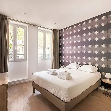 Hotel Spacious With 2