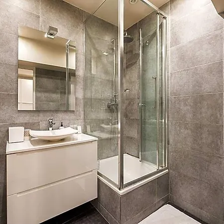 Hotel Spacious With 2 2*